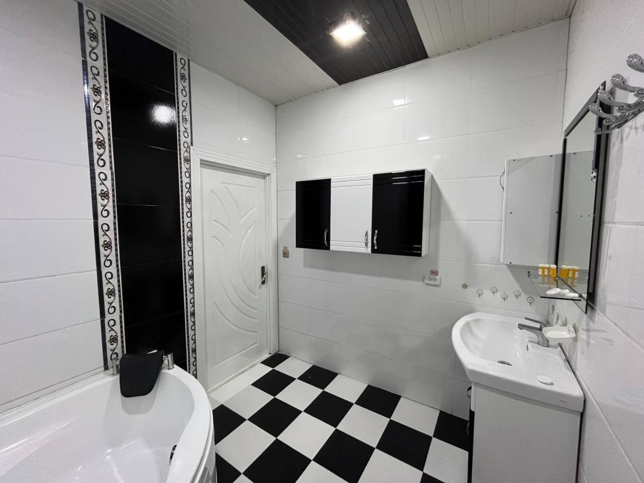 Home Alone Hotel Tashkent Exterior photo
